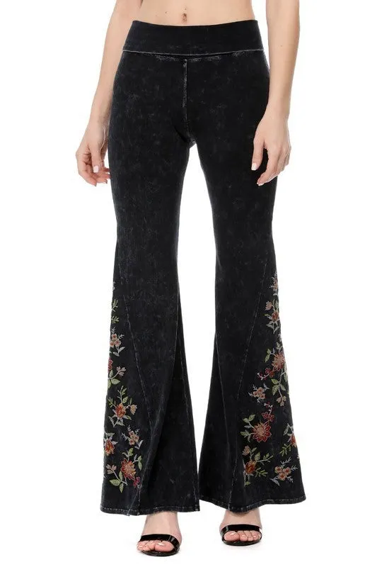 T-Party Floral Embroidered Yoga Pants - Black